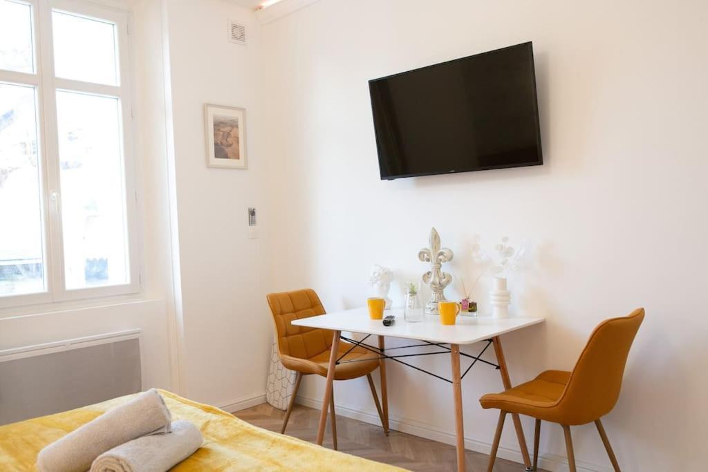 Imperial House Confort - 5 Min Gare - Parking Apartment *